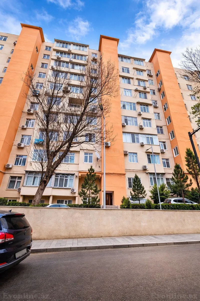 5 otaqlı Mənzil 120 m² Nizami r. Satılır