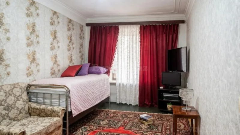 Satılır 5 otaqlı Mənzil Köhnə tikili 120 m² Nizami r. - şəkil 3