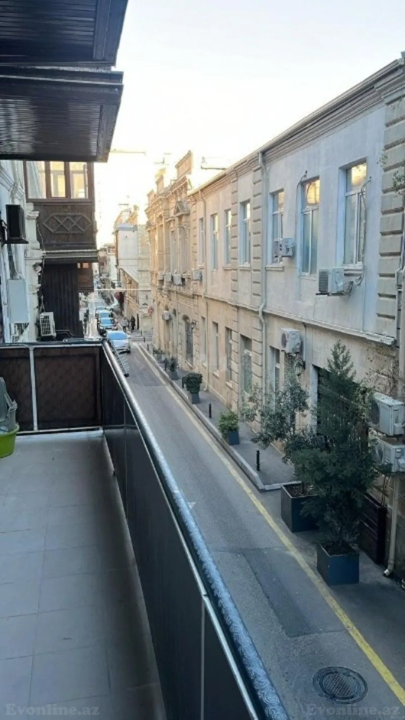 Kirayə verilir 2 otaqlı Mənzil Köhnə tikili 90 m² İçərişəhər m. - şəkil 2