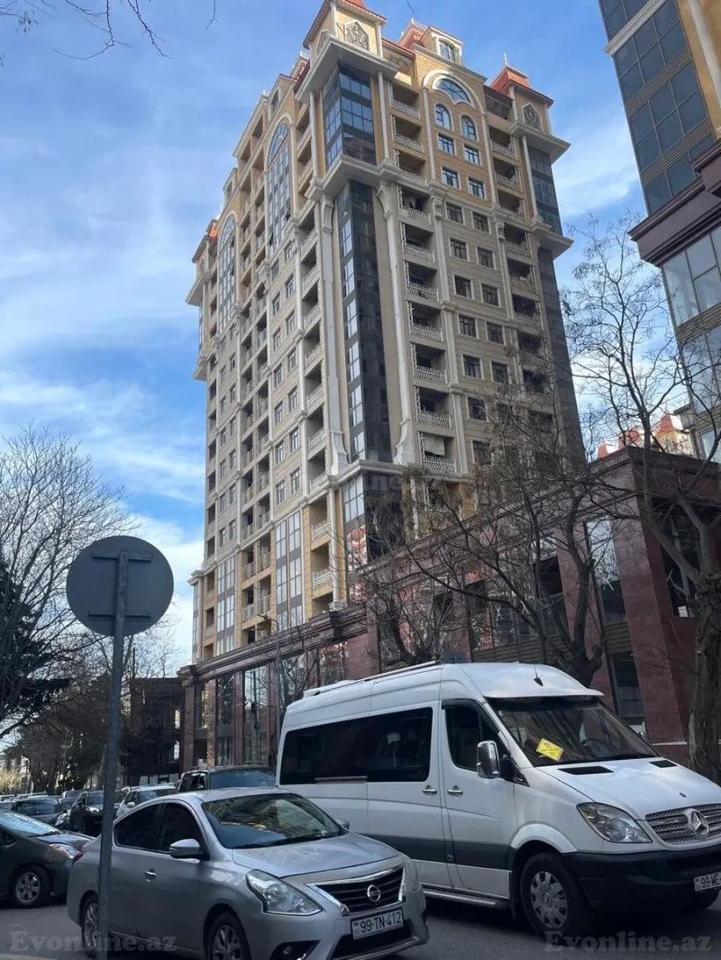 Satılır 3 otaqlı Mənzil Yeni tikili 146.7 m² 28 May m. - şəkil 3