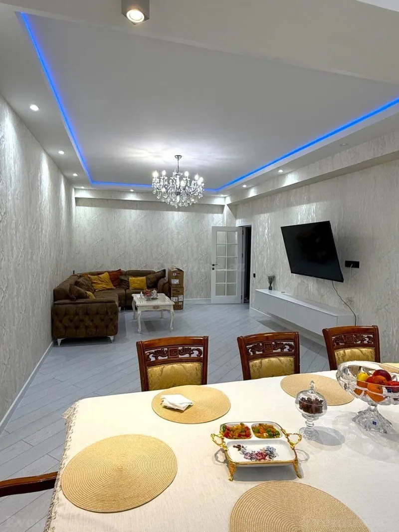 Satılır 4 otaqlı Mənzil Yeni tikili 130 m² Həzi Aslanov m. - şəkil 2