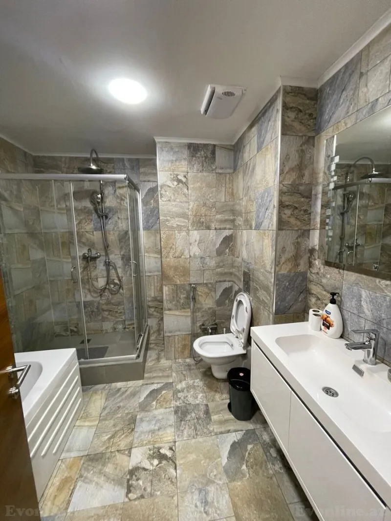 Kirayə verilir 4 otaqlı Mənzil Yeni tikili 220 m² 28 May m. - şəkil 12