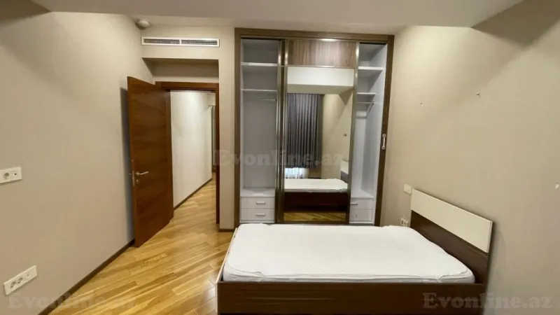 Kirayə verilir 4 otaqlı Mənzil Yeni tikili 220 m² 28 May m. - şəkil 19