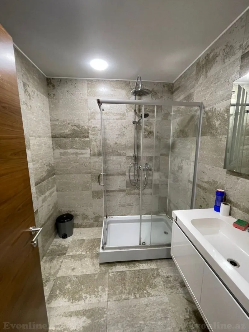 Kirayə verilir 4 otaqlı Mənzil Yeni tikili 220 m² 28 May m. - şəkil 22