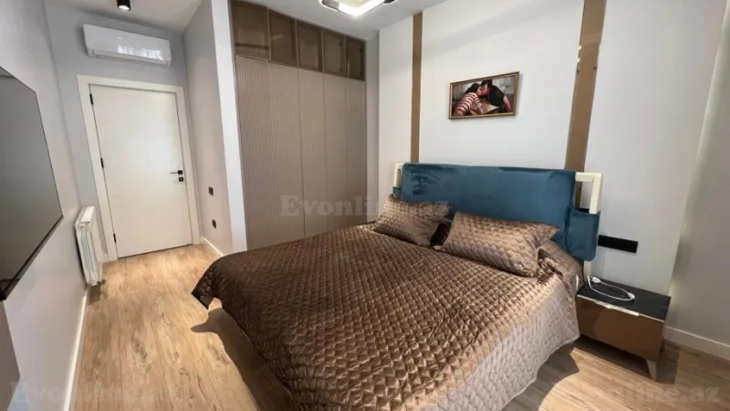 2 otaqlı Mənzil 70 m² 8 Noyabr m. Kirayə verilir