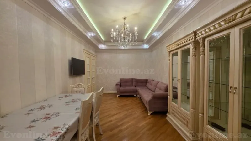 3 otaqlı Mənzil 110 m² 8-ci mikrorayon Satılır