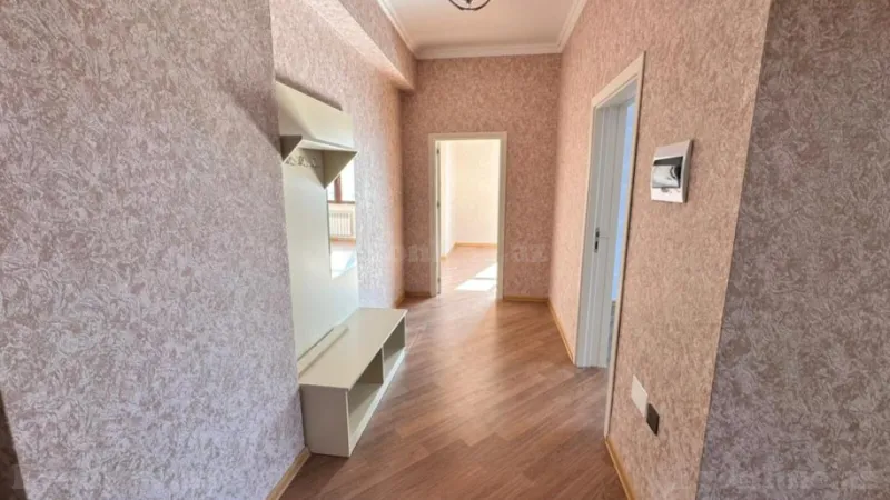 Kirayə verilir 2 otaqlı Mənzil Yeni tikili 90 m² Səbail r. - şəkil 4