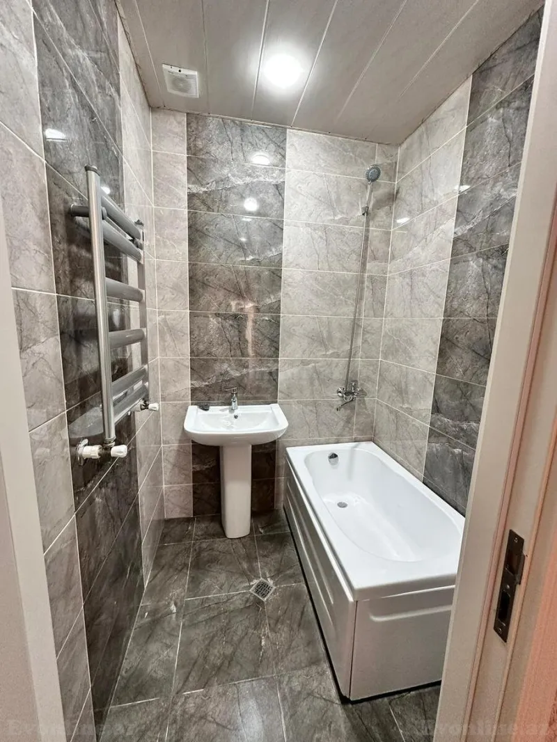 Kirayə verilir 2 otaqlı Mənzil Yeni tikili 90 m² Səbail r. - şəkil 7