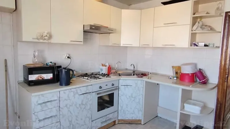 Satılır 3 otaqlı Mənzil Köhnə tikili 85 m² Xətai r.