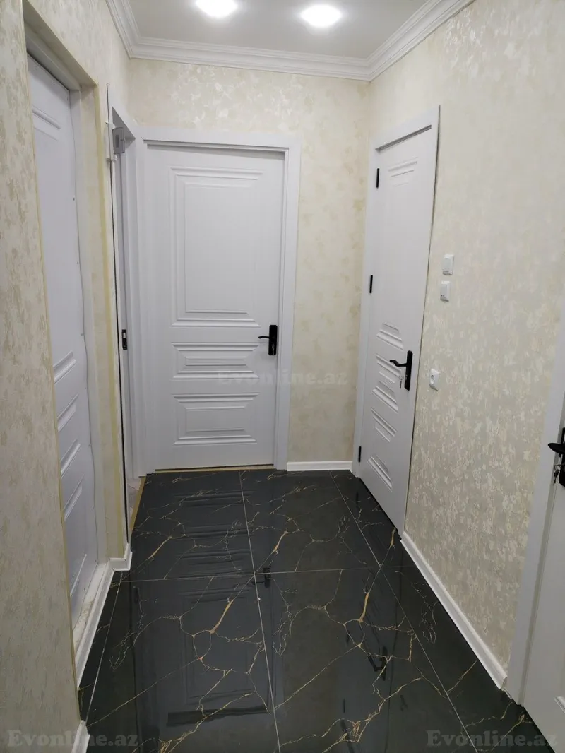 Satılır 2 otaqlı Mənzil Köhnə tikili 55 m² 4-cü mikrorayon - şəkil 3