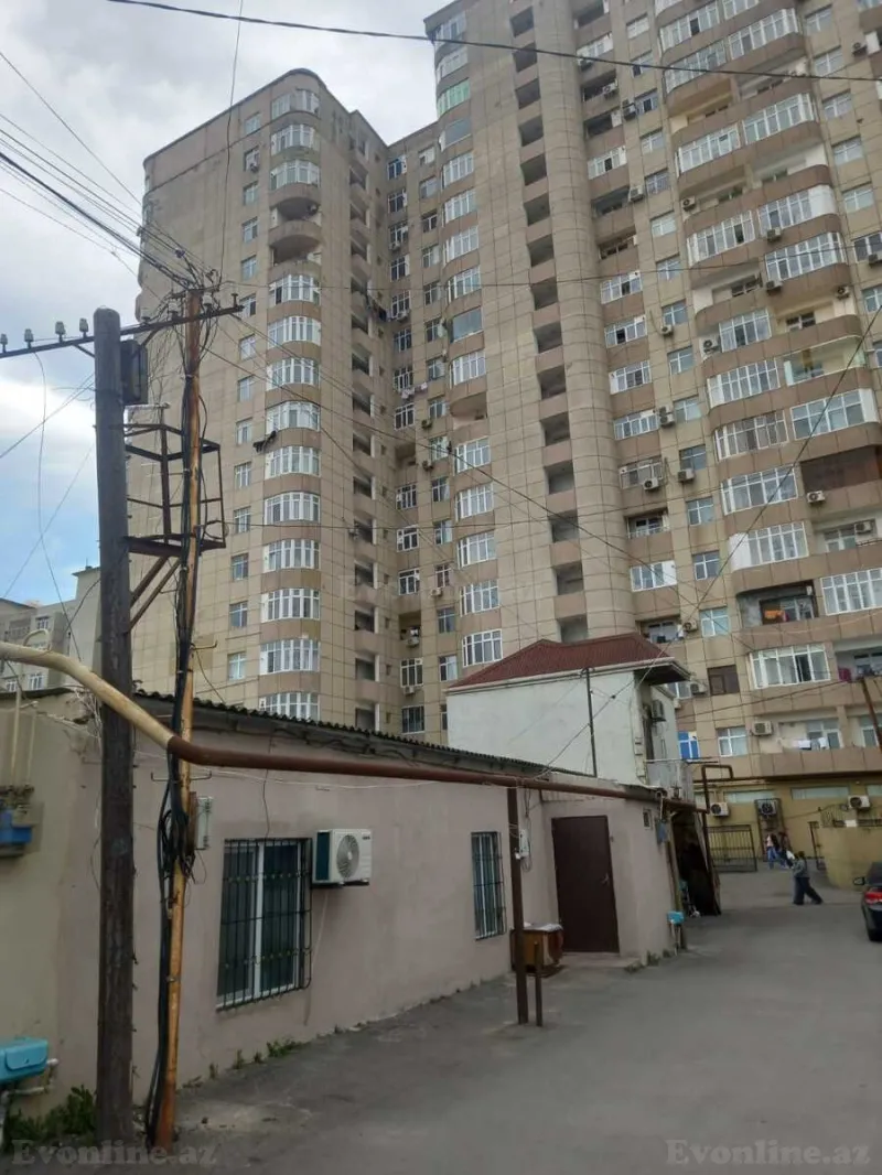 Kirayə verilir 3 otaqlı Mənzil Yeni tikili 143 m² İnşaatçılar m. - şəkil 2