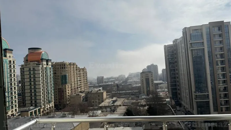 4 otaqlı Mənzil 195 m² 28 May m. Kirayə verilir