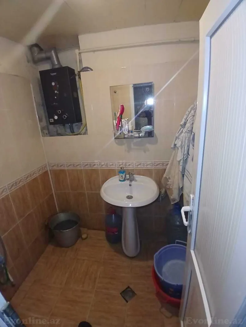 Satılır 2 otaqlı Mənzil Köhnə tikili 75 m² Xalqlar Dostluğu m. - şəkil 13