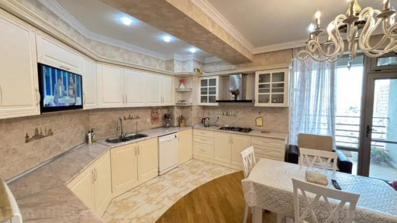 Satılır 3 otaqlı Mənzil Yeni tikili 150 m² Elmlər Akademiyası m. - şəkil 14