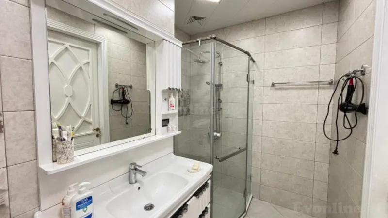 Satılır 3 otaqlı Mənzil Yeni tikili 150 m² Elmlər Akademiyası m. - şəkil 20