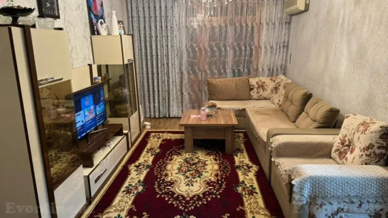 Satılır 3 otaqlı Mənzil Köhnə tikili 60 m² Neftçilər m. - şəkil 2