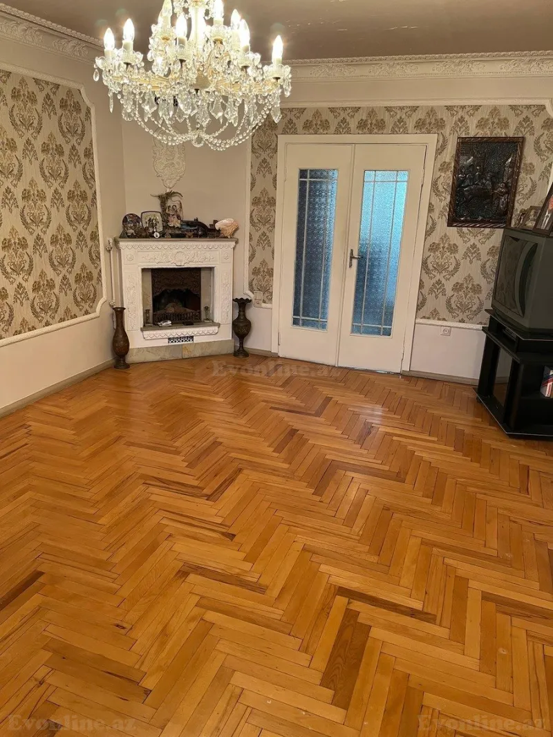 Satılır 3 otaqlı Mənzil Köhnə tikili 115 m² Səbail r. - şəkil 2