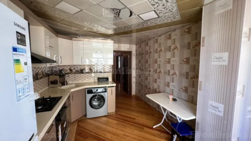 Satılır 4 otaqlı Mənzil Köhnə tikili 115 m² Azadlıq prospekti m. - şəkil 8