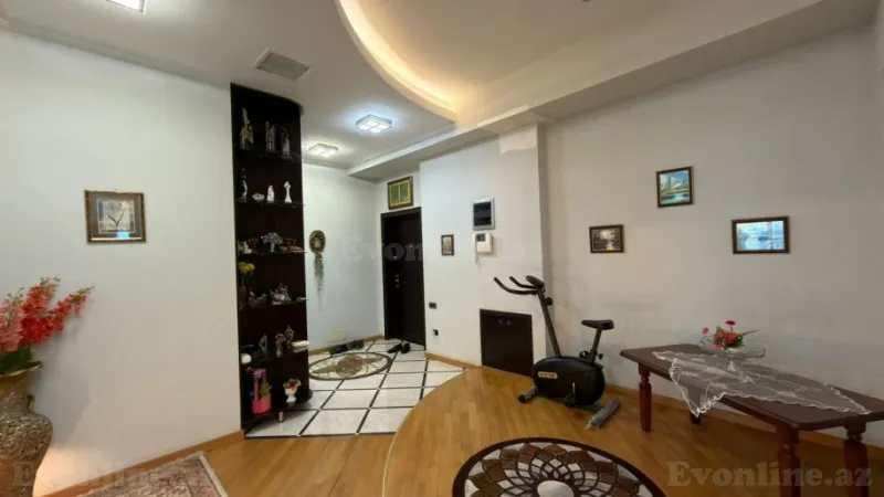 Satılır 3 otaqlı Mənzil Yeni tikili 137 m² 28 May m. - şəkil 4
