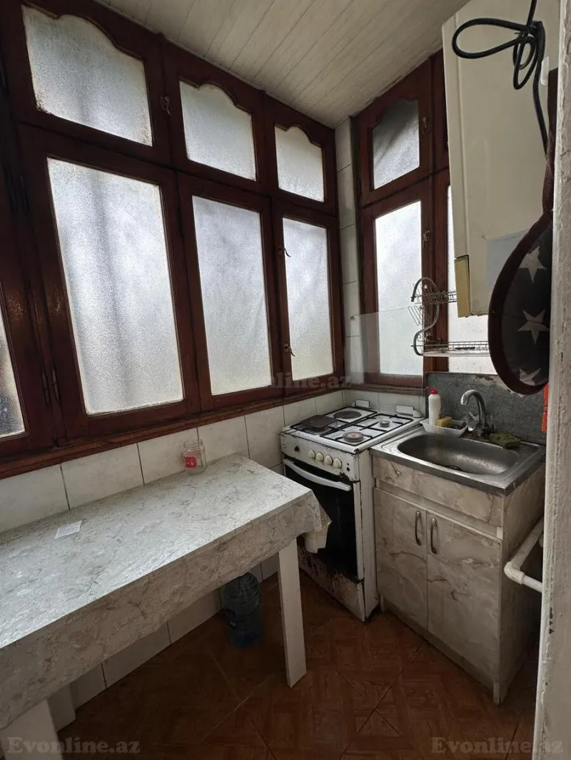 Kirayə verilir 2 otaqlı Mənzil Köhnə tikili 30 m² Yasamal - şəkil 3