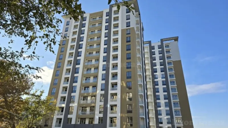 4 otaqlı Mənzil 139 m² 8-ci mikrorayon Satılır