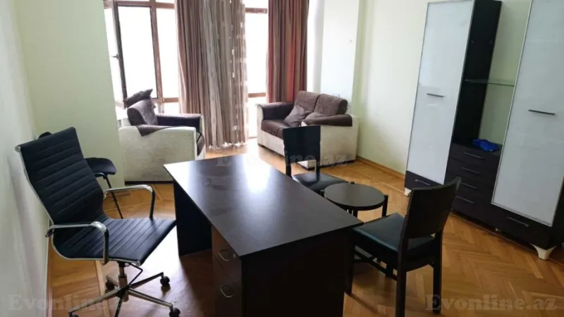 Kirayə verilir Ofis 30 m² 28 May m.