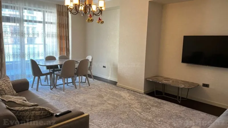 4 otaqlı Mənzil 165 m² 8 Noyabr m. Satılır