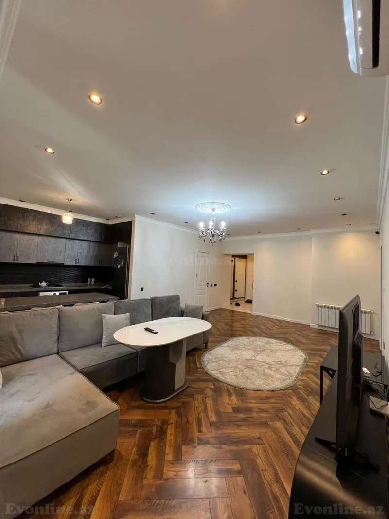 2 otaqlı Mənzil 106 m² 8 Noyabr m. Satılır