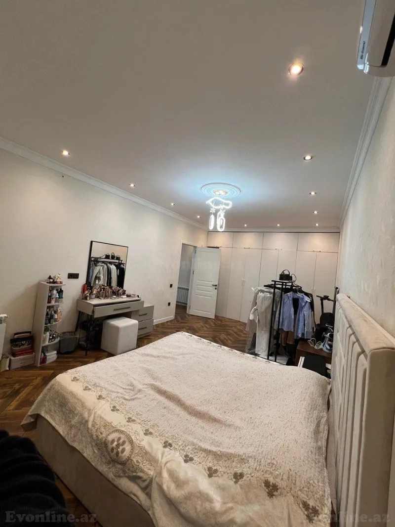 Satılır 2 otaqlı Mənzil Yeni tikili 106 m² 8 Noyabr m. - şəkil 4