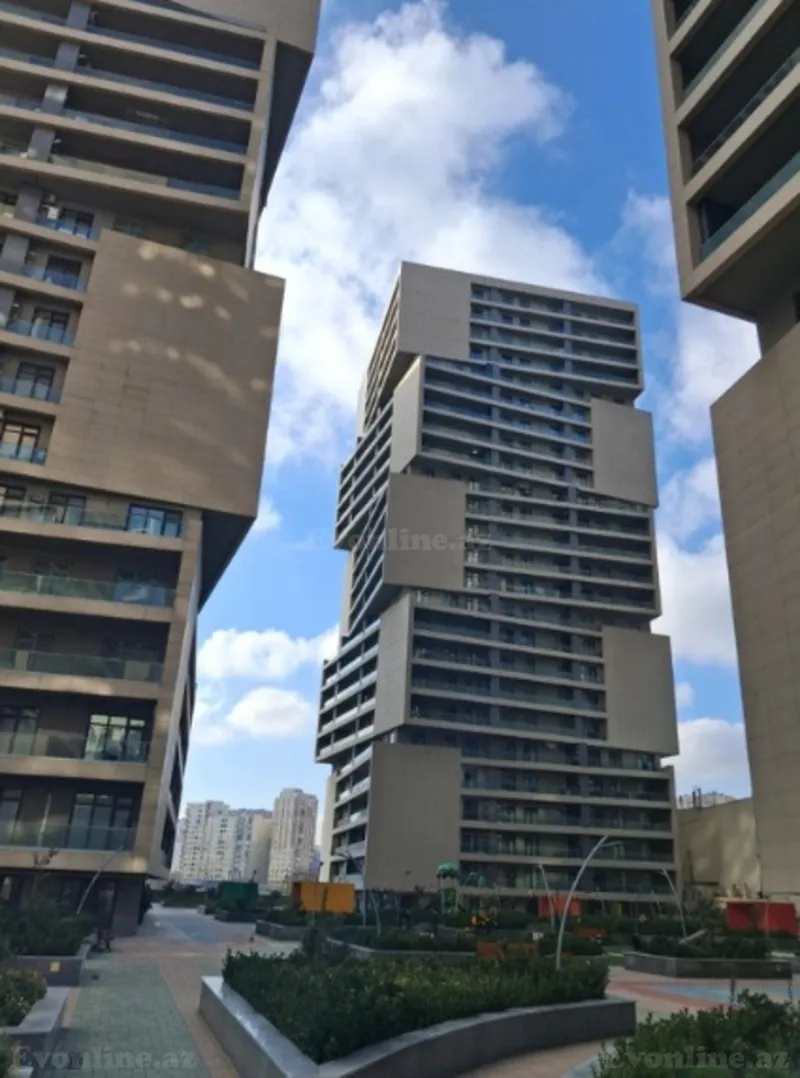 3 otaqlı Mənzil 148 m² 8 Noyabr m. Satılır