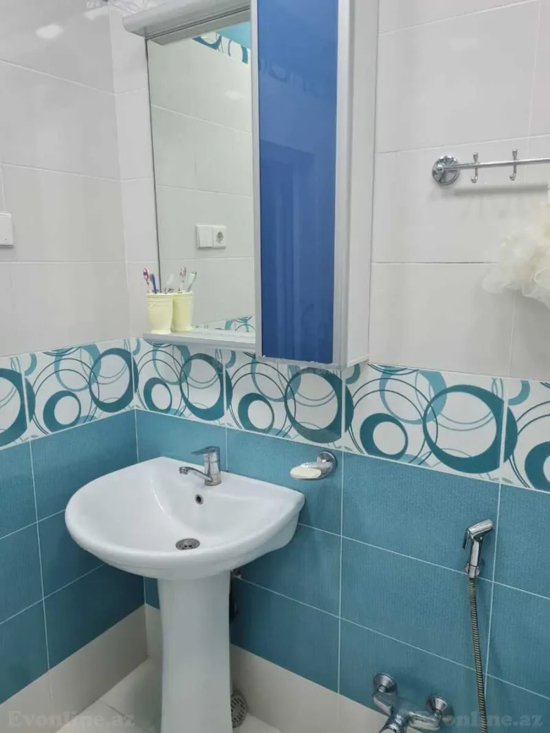 Kirayə verilir 3 otaqlı Mənzil Yeni tikili 136 m² 28 May m. - şəkil 7