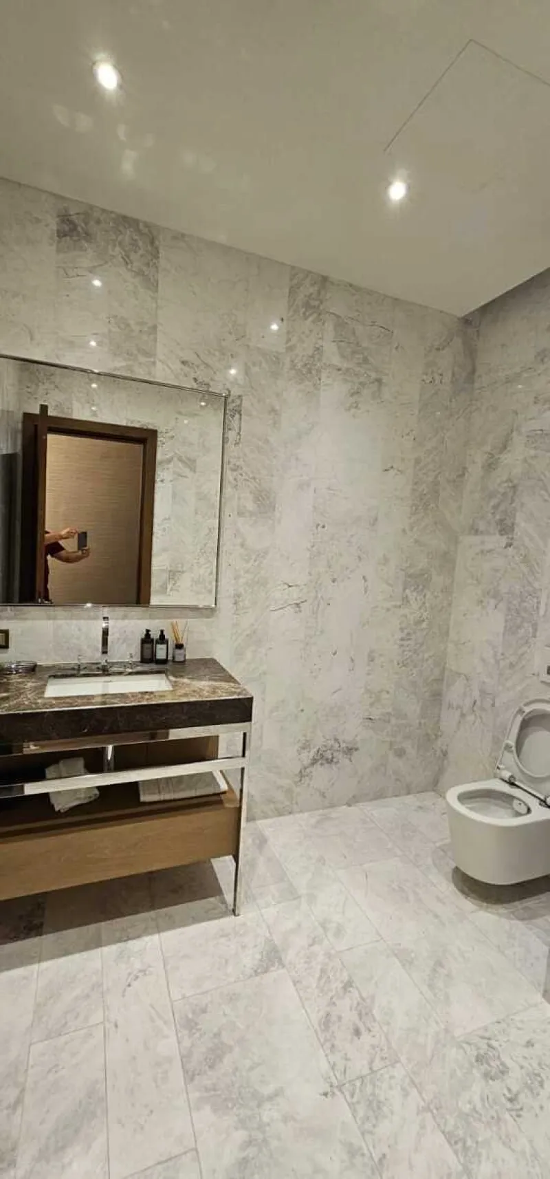 Kirayə verilir 3 otaqlı Mənzil Yeni tikili 160 m² Xətai m. - şəkil 22