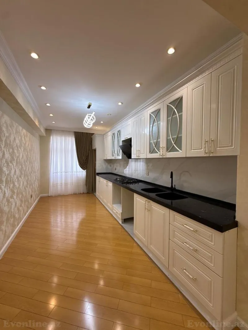 3 otaqlı Mənzil 140 m² Əhmədli m. Satılır