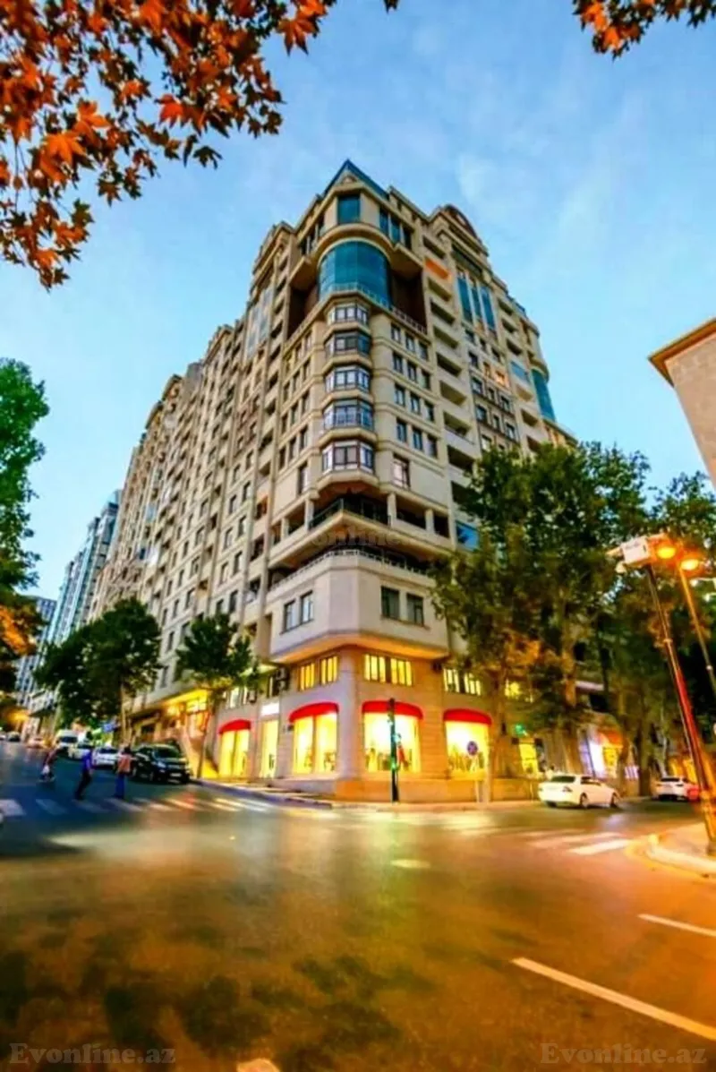 Satılır 4 otaqlı Mənzil Yeni tikili 208 m² 28 May m. - şəkil 2