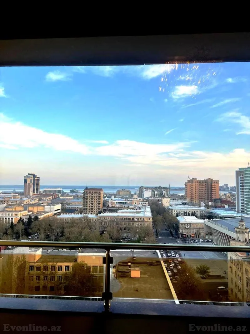 Satılır 4 otaqlı Mənzil Yeni tikili 208 m² 28 May m. - şəkil 4