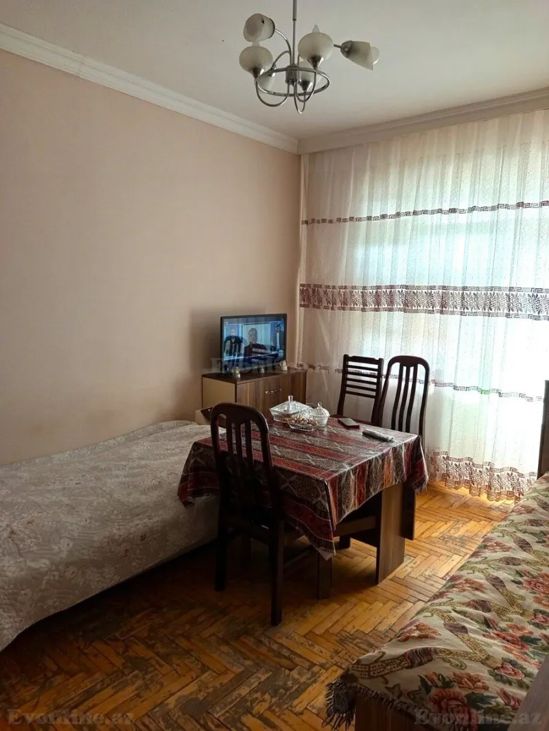 Satılır 3 otaqlı Mənzil Köhnə tikili 75 m² Xalqlar Dostluğu m. - şəkil 2