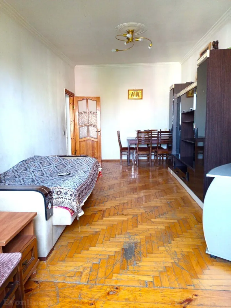 Satılır 3 otaqlı Mənzil Köhnə tikili 75 m² Xalqlar Dostluğu m. - şəkil 4