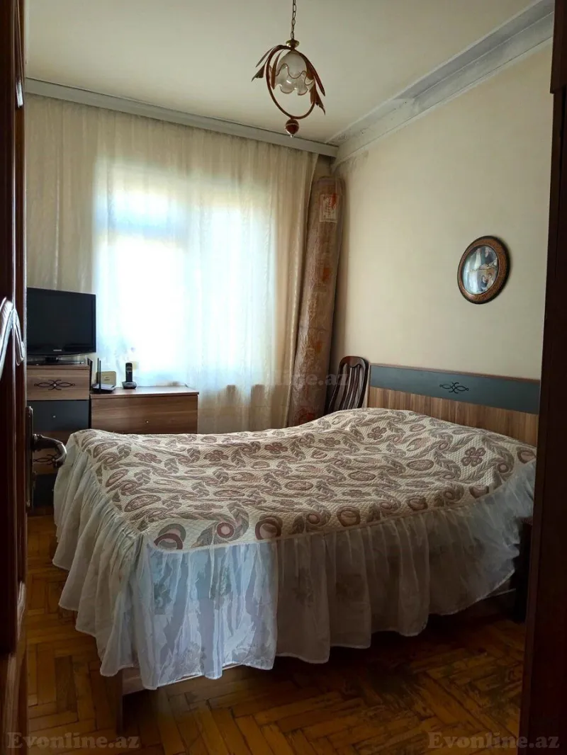 Satılır 3 otaqlı Mənzil Köhnə tikili 75 m² Xalqlar Dostluğu m. - şəkil 5