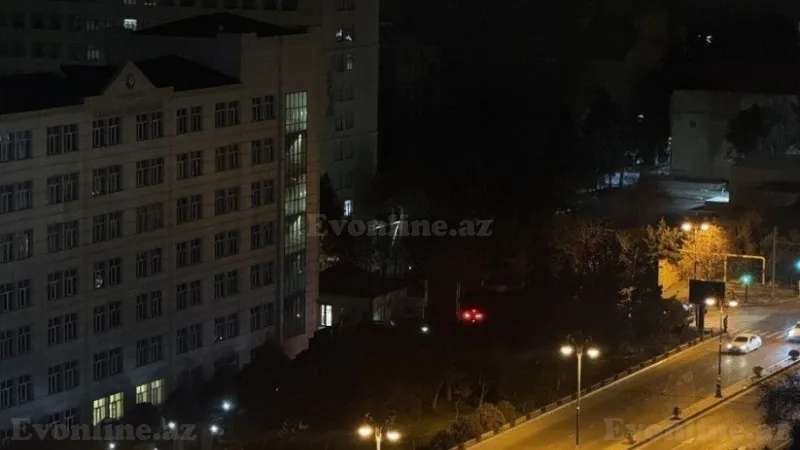 Satılır 3 otaqlı Mənzil Yeni tikili 100 m² Elmlər Akademiyası m. - şəkil 2