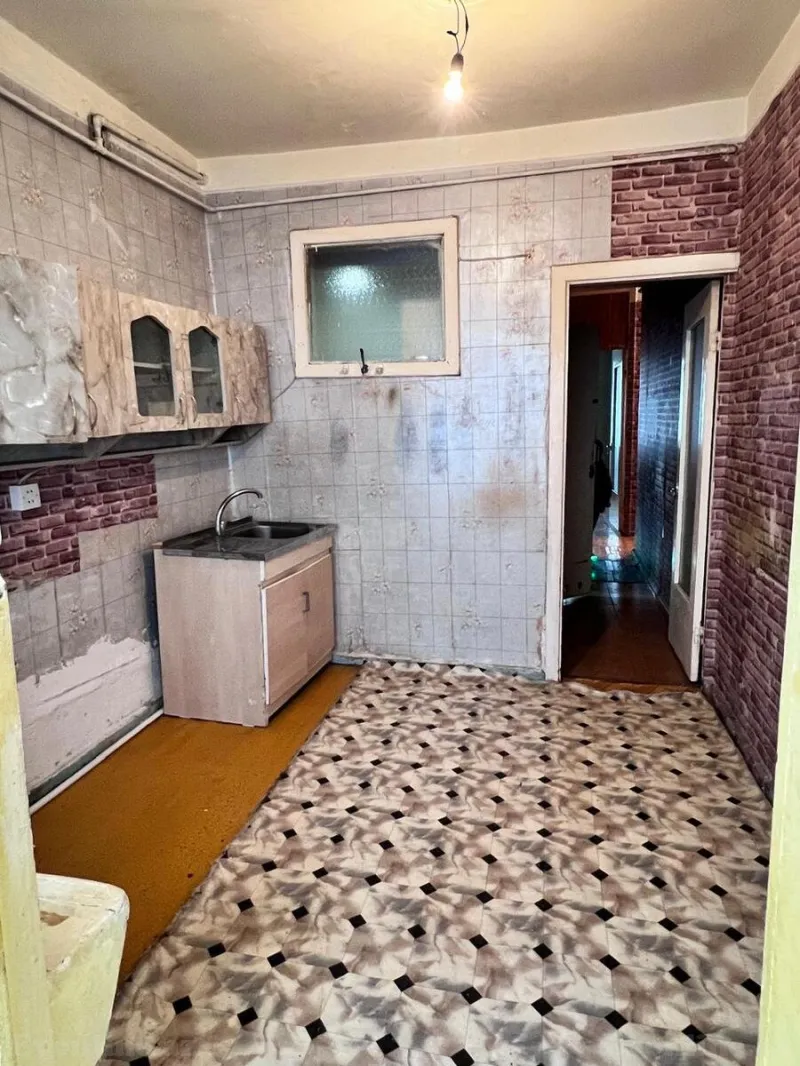 Satılır 4 otaqlı Mənzil Köhnə tikili 100 m² Sabunçu r. - şəkil 3