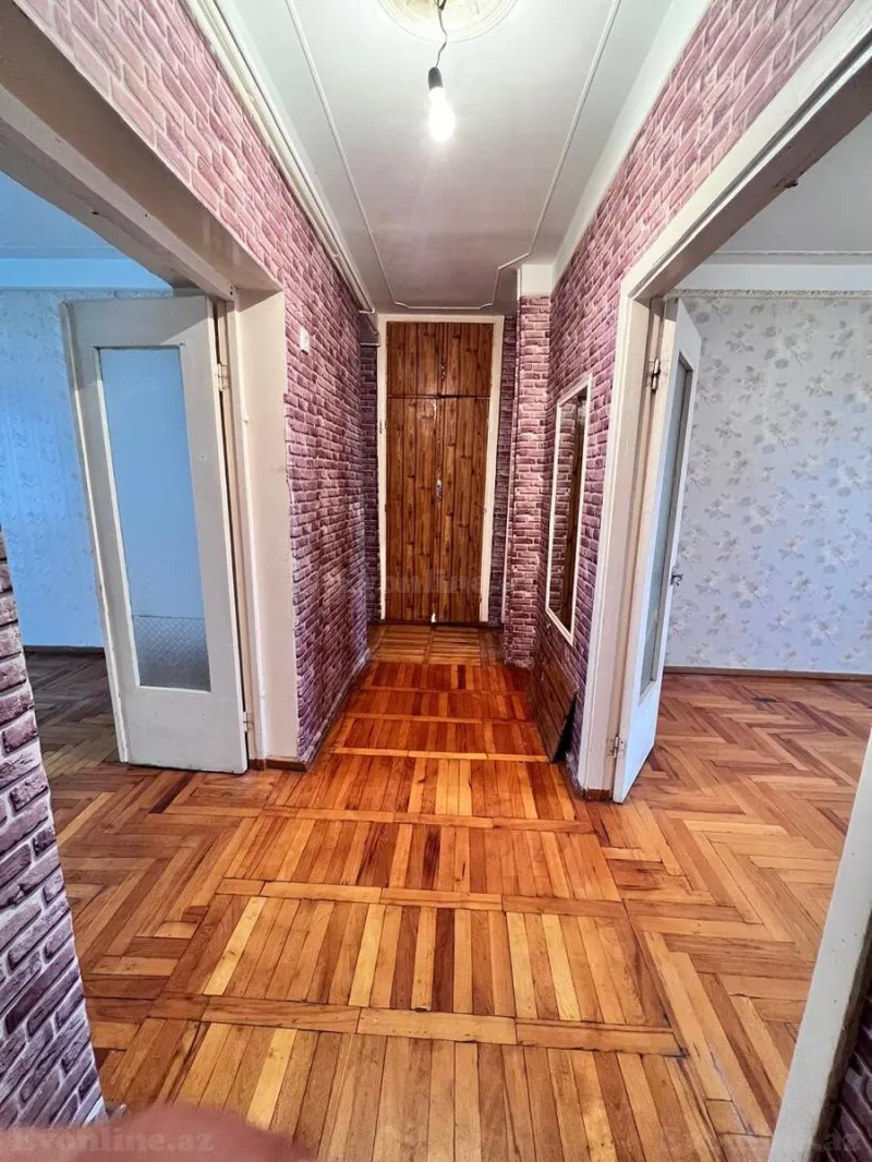 Satılır 4 otaqlı Mənzil Köhnə tikili 100 m² Sabunçu r. - şəkil 5