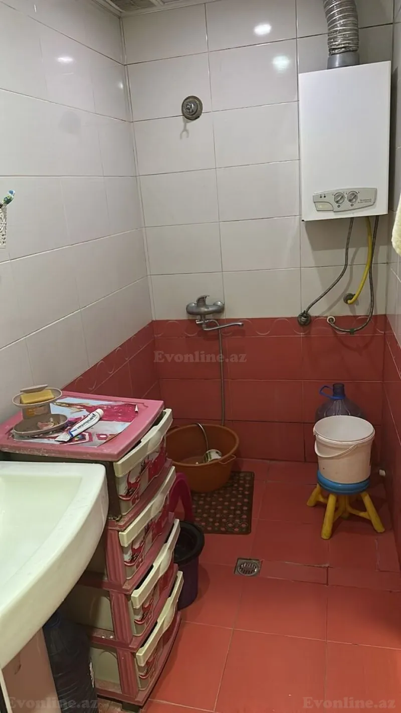 Kirayə verilir 4 otaqlı Mənzil Köhnə tikili 100 m² Xətai r. - şəkil 8