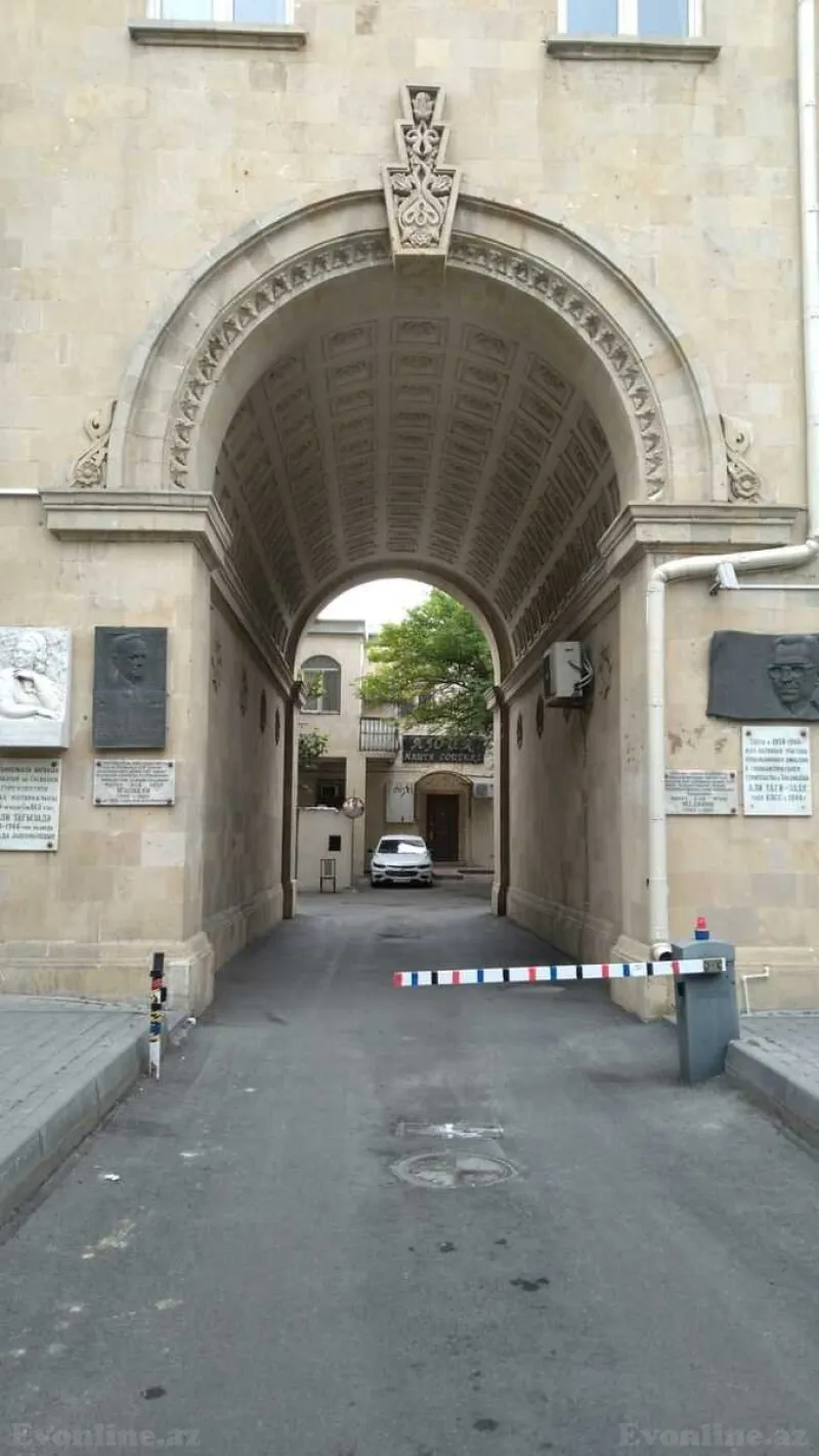 Kirayə verilir 2 otaqlı Mənzil Yeni tikili 46 m² Səbail r. - şəkil 2