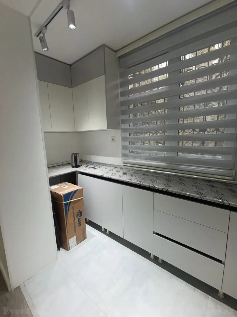 Satılır 2 otaqlı Mənzil Köhnə tikili 40 m² 8-ci mikrorayon - şəkil 3