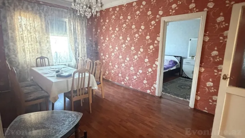 5 otaqlı Mənzil 120 m² 8-ci mikrorayon Satılır