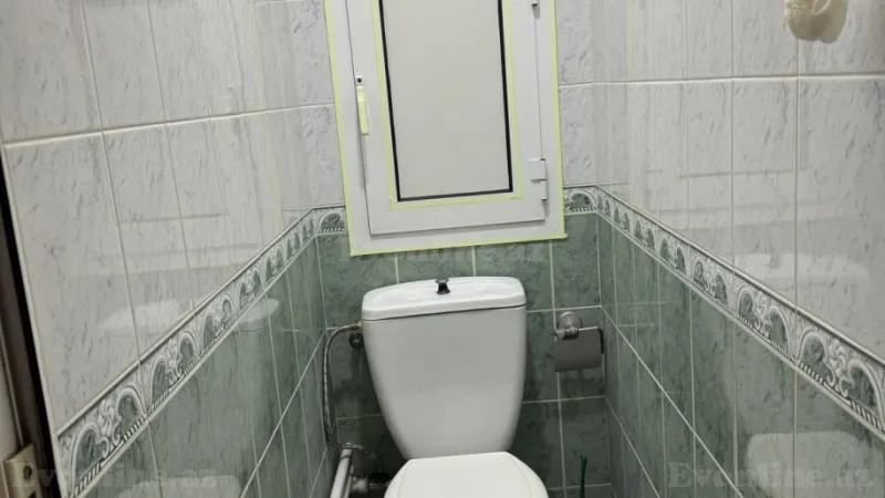 Satılır 3 otaqlı Mənzil Köhnə tikili 70 m² Gənclik m. - şəkil 2