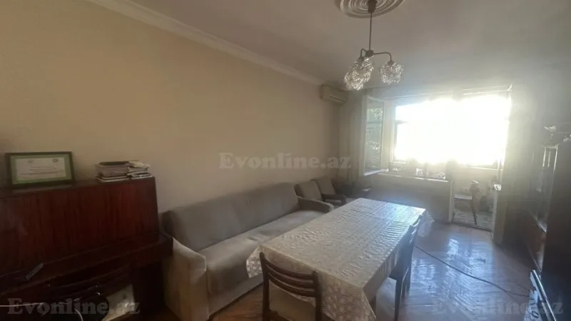 Satılır 3 otaqlı Mənzil Köhnə tikili 85 m² 8-ci mikrorayon