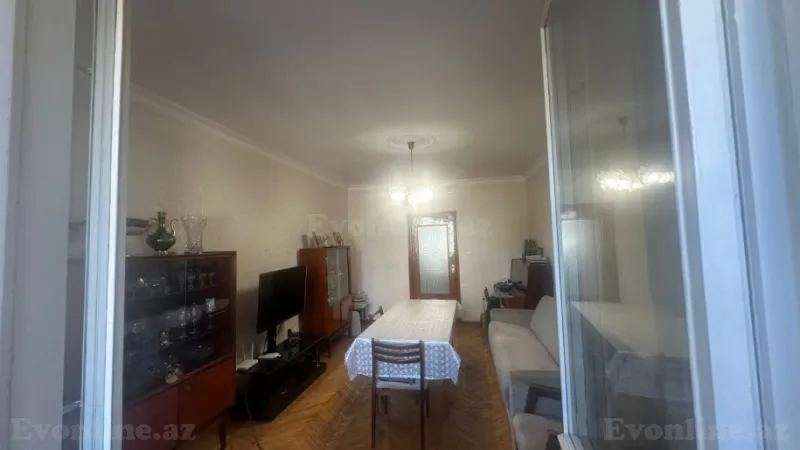 Satılır 3 otaqlı Mənzil Köhnə tikili 85 m² 8-ci mikrorayon - şəkil 2