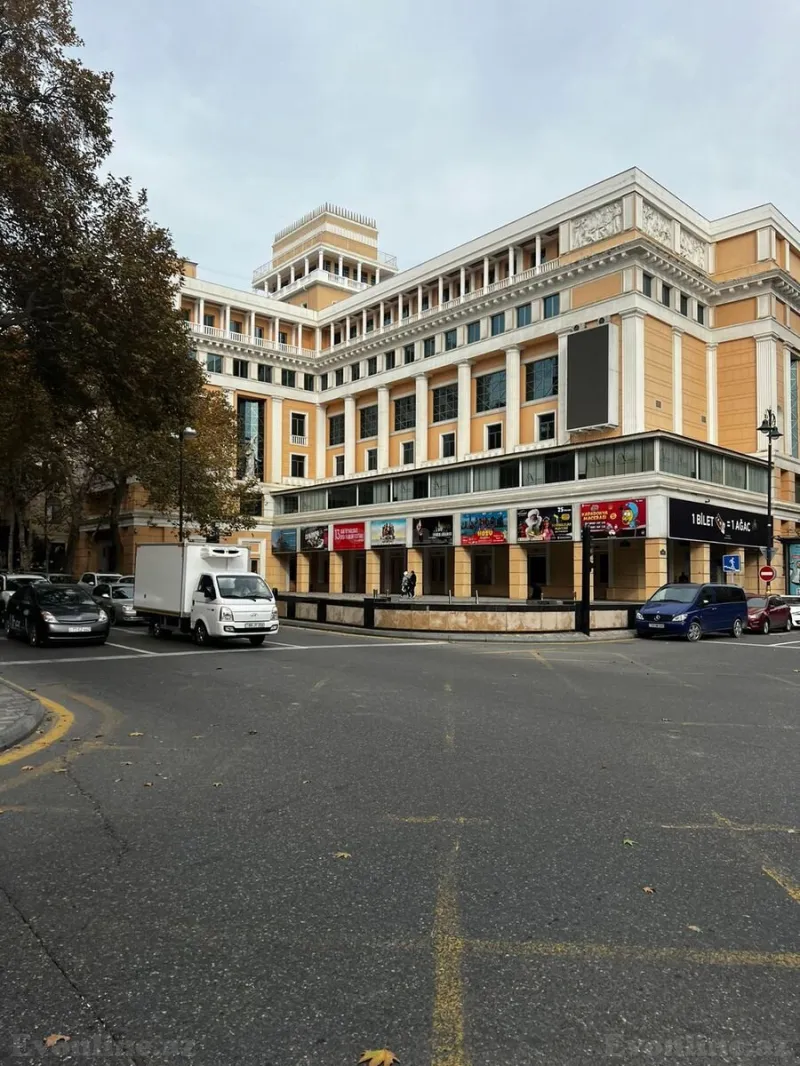 Obyekt 430 m² Sahil m. Kirayə verilir