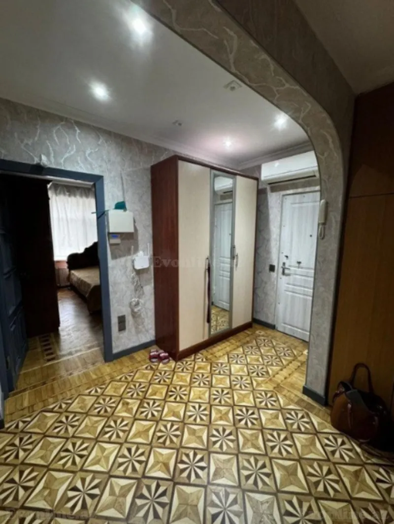 Kirayə verilir 3 otaqlı Mənzil Köhnə tikili 64 m² Yasamal - şəkil 7